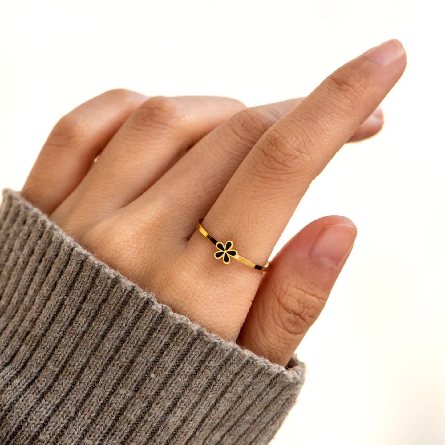 Edelweiss Enamel Flower Ring