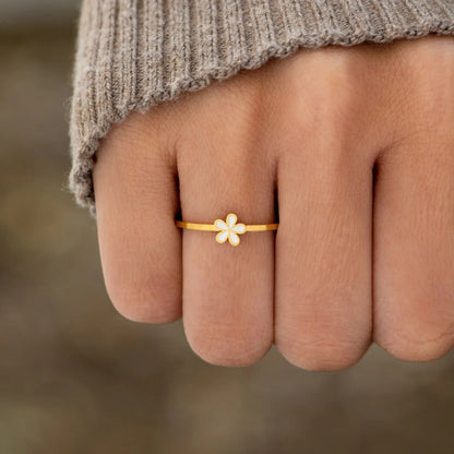 Edelweiss Enamel Flower Ring