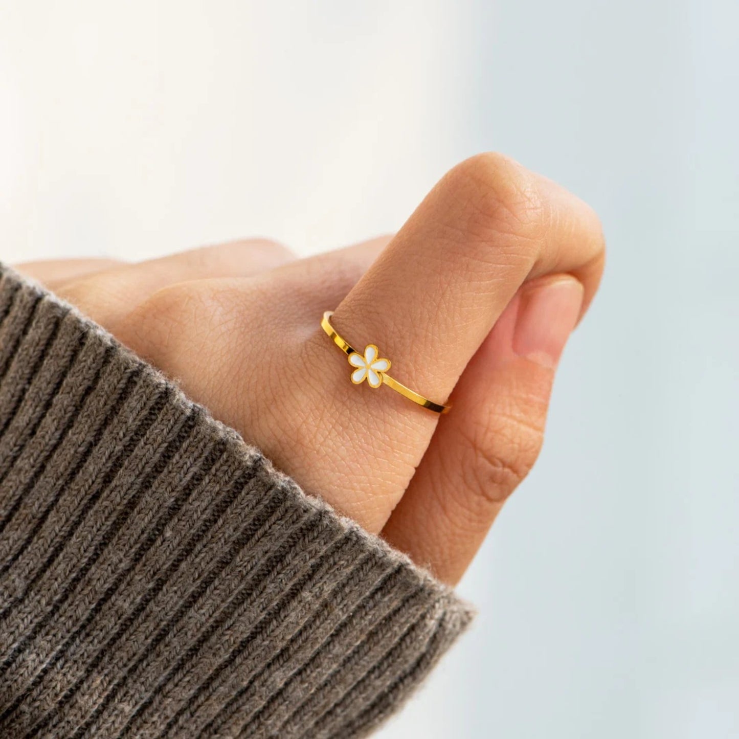 Edelweiss Enamel Flower Ring